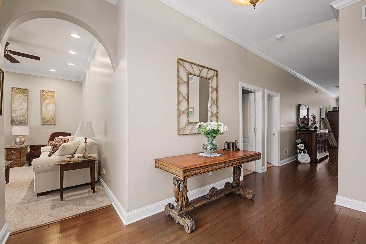 101 Rose Dr., Bloomingdale, IL 60108