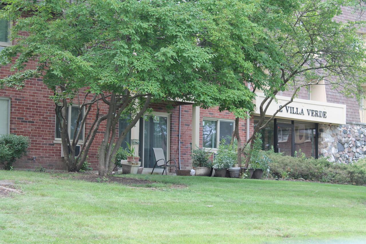 2 Villa Verde Dr. #108, Buffalo Grove, IL 60089