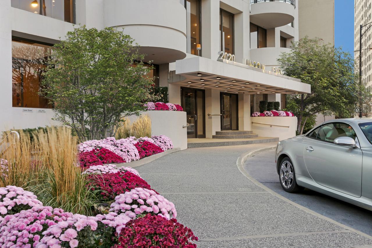 2020 N Lincoln Park West #33F, Chicago, IL 60614