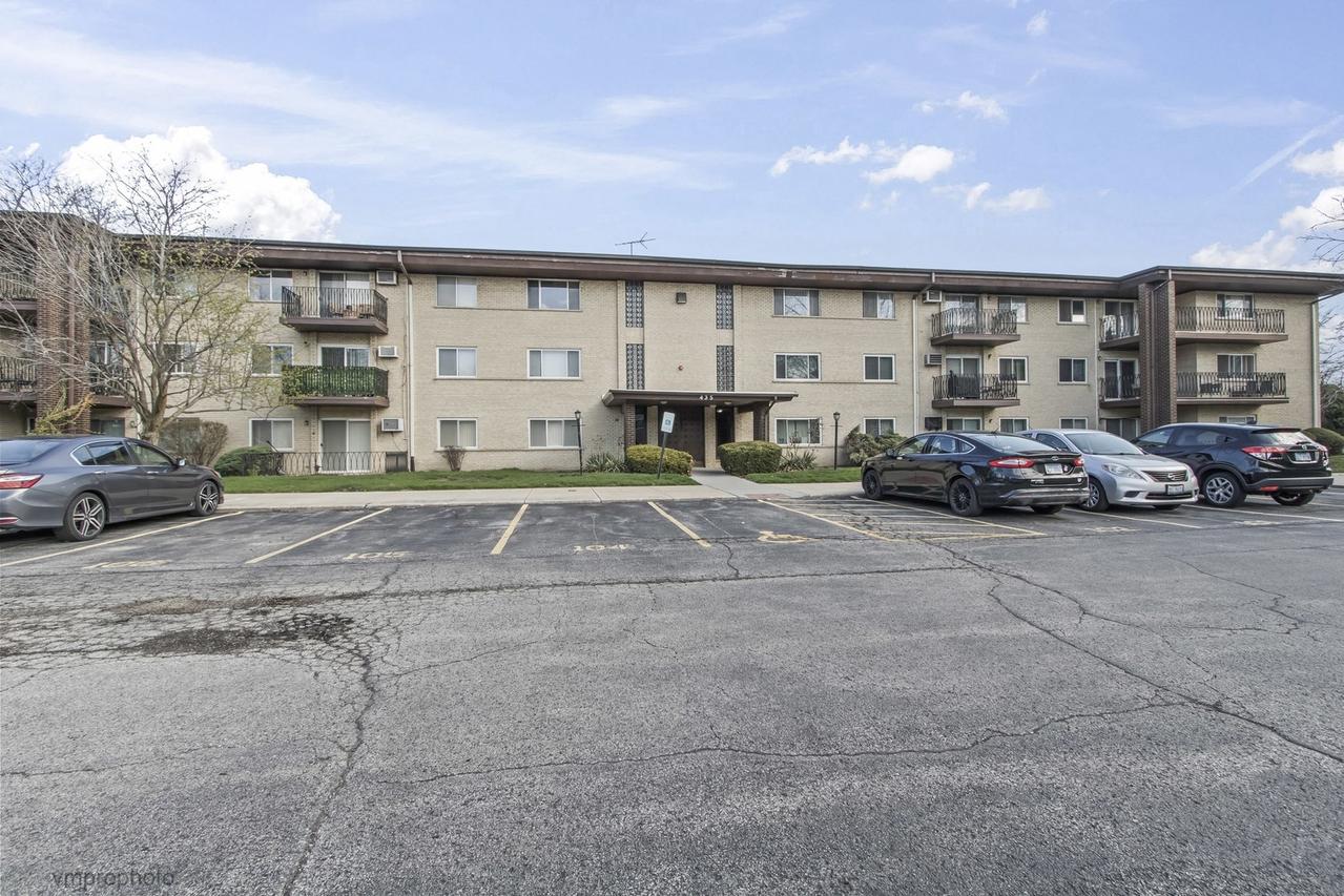 435 S Cleveland Ave. #307, Arlington Heights, IL 60005