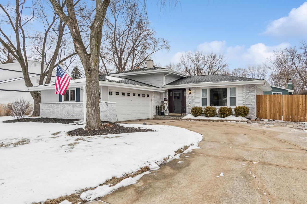 5S715 Park Meadow Dr., Naperville, IL 60540