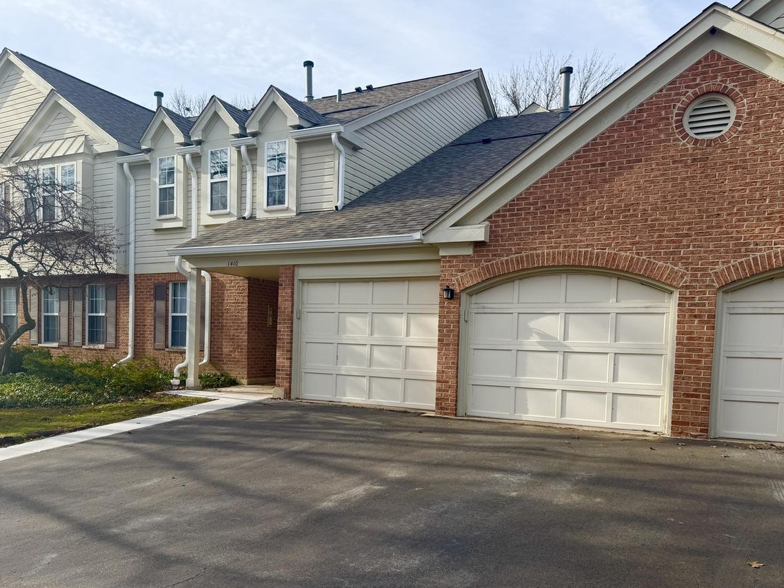 1410 Tulip Ct. #D2, Wheeling, IL 60090