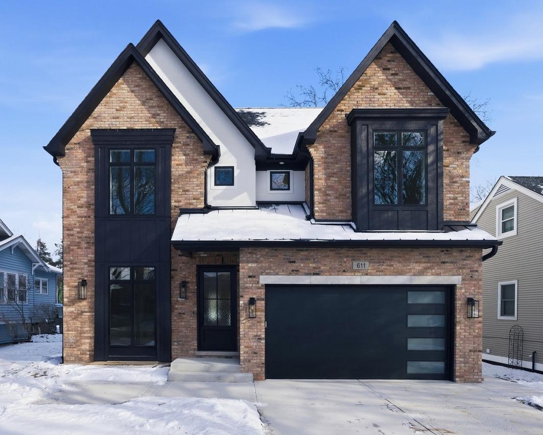 611 S Prospect Ave., Elmhurst, IL 60126