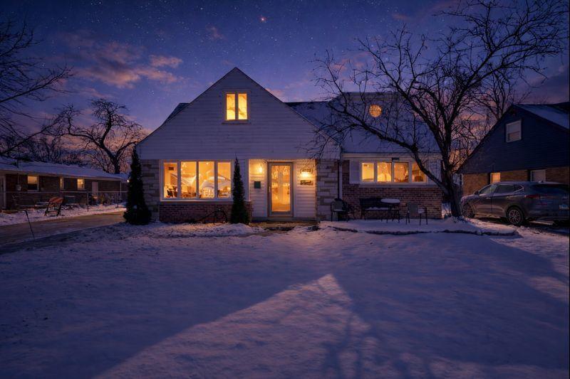 4033 W 109th St., Oak Lawn, IL 60453