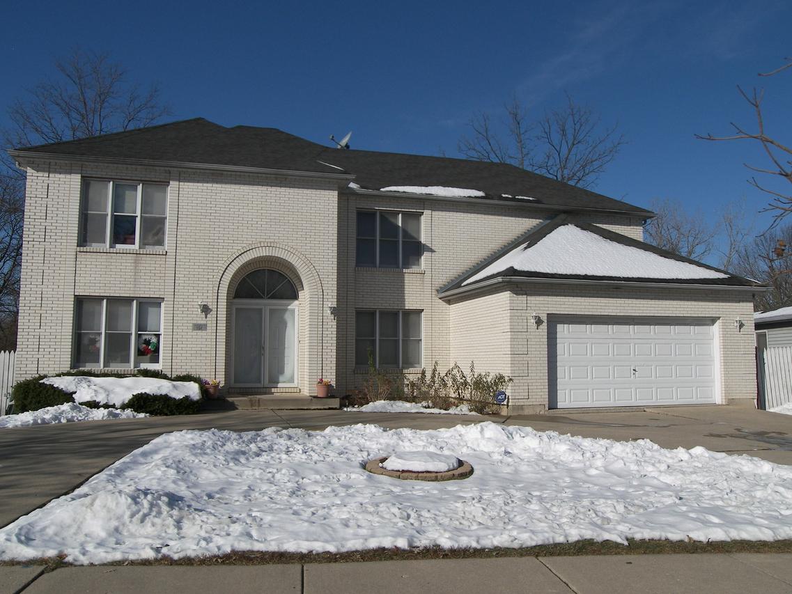 156 Winston Dr., Bolingbrook, IL 60440