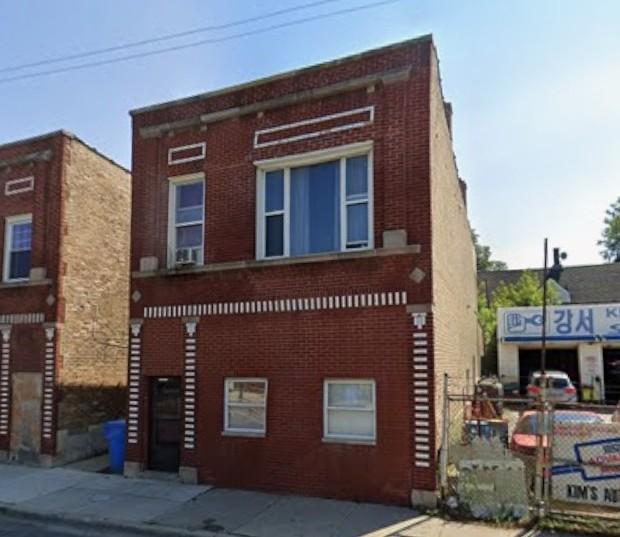 4265 W Montrose Ave., Chicago, IL 60641