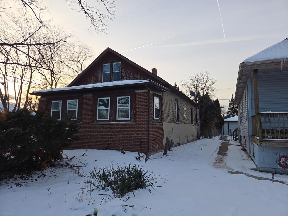 2219 Market St., Blue Island, IL 60406