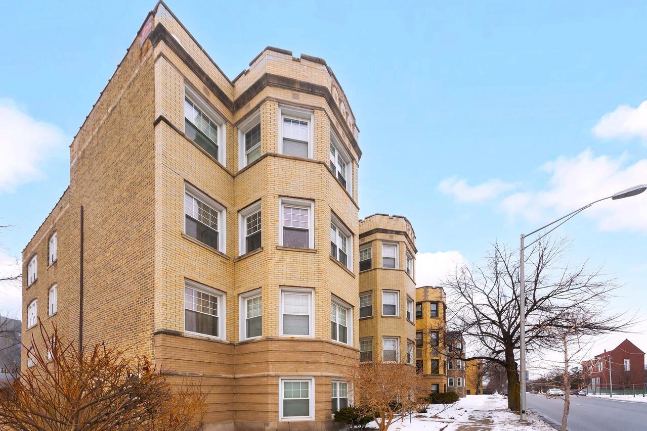 8910 Skokie Blvd. #2N, Skokie, IL 60077