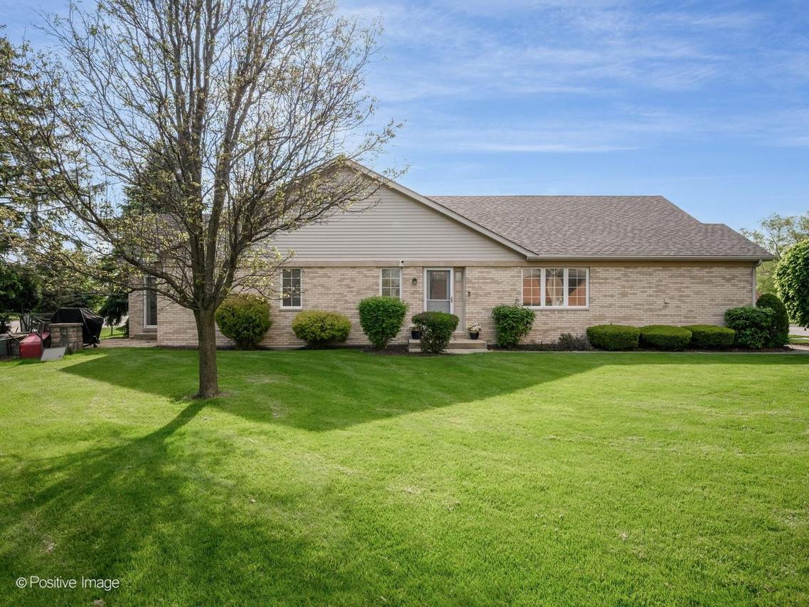 13 Iliad Dr., Tinley Park, IL 60477