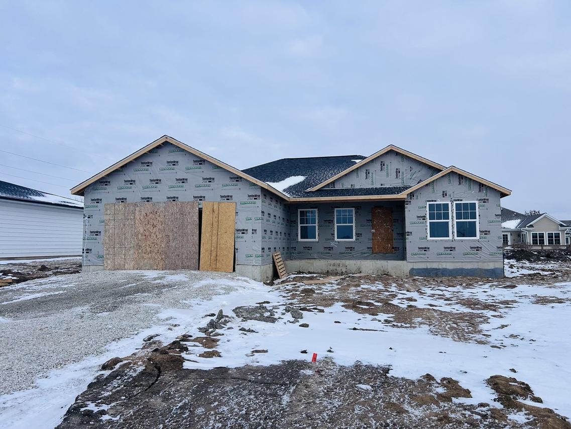 1865 Sycamore St., Peru, IL 61354