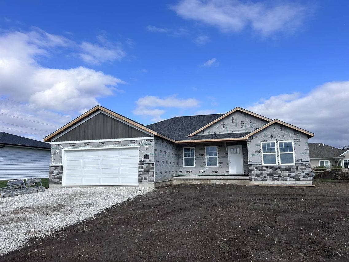 1865 Sycamore St., Peru, IL 61354