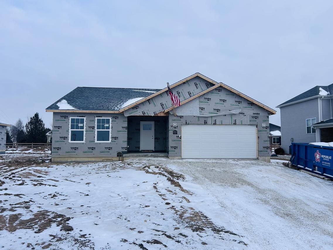 1855 Sycamore St., Peru, IL 61354