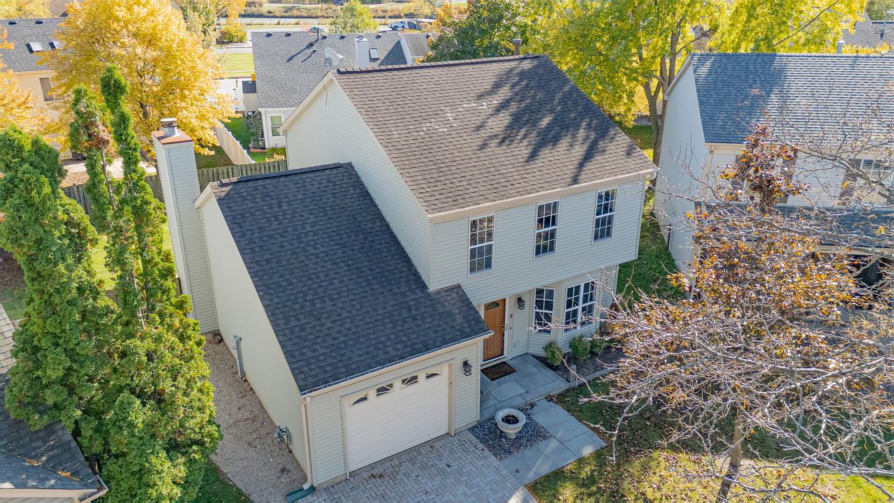 1305 Spalding Dr., Mundelein, IL 60060