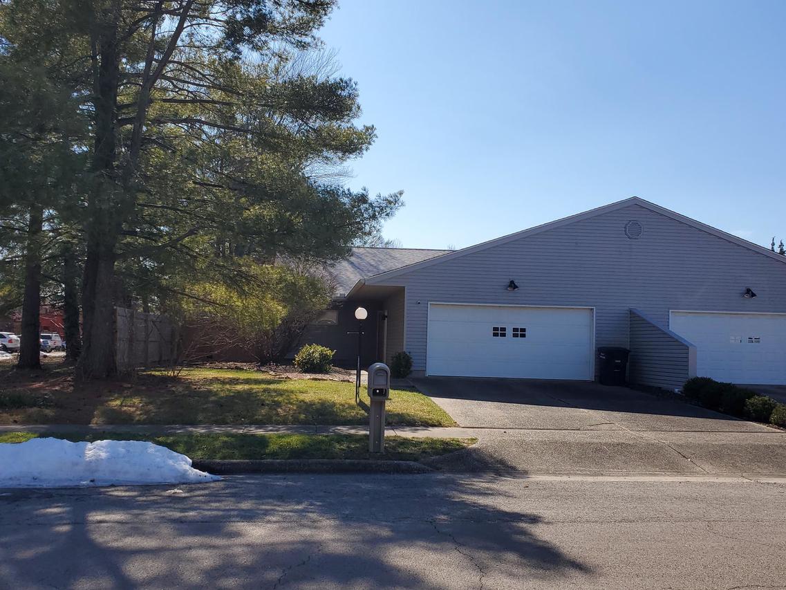 2801 W Westridge Pl., Carbondale, IL 62901