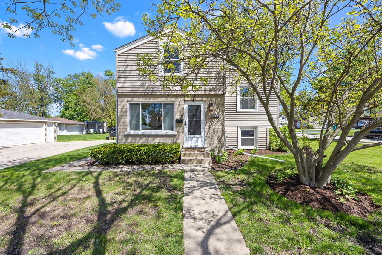 623 S Green Valley Dr., Lombard, IL 60148