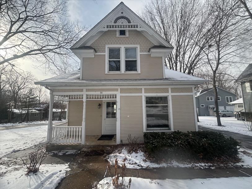 38 Crissey Ave., Geneva, IL 60134