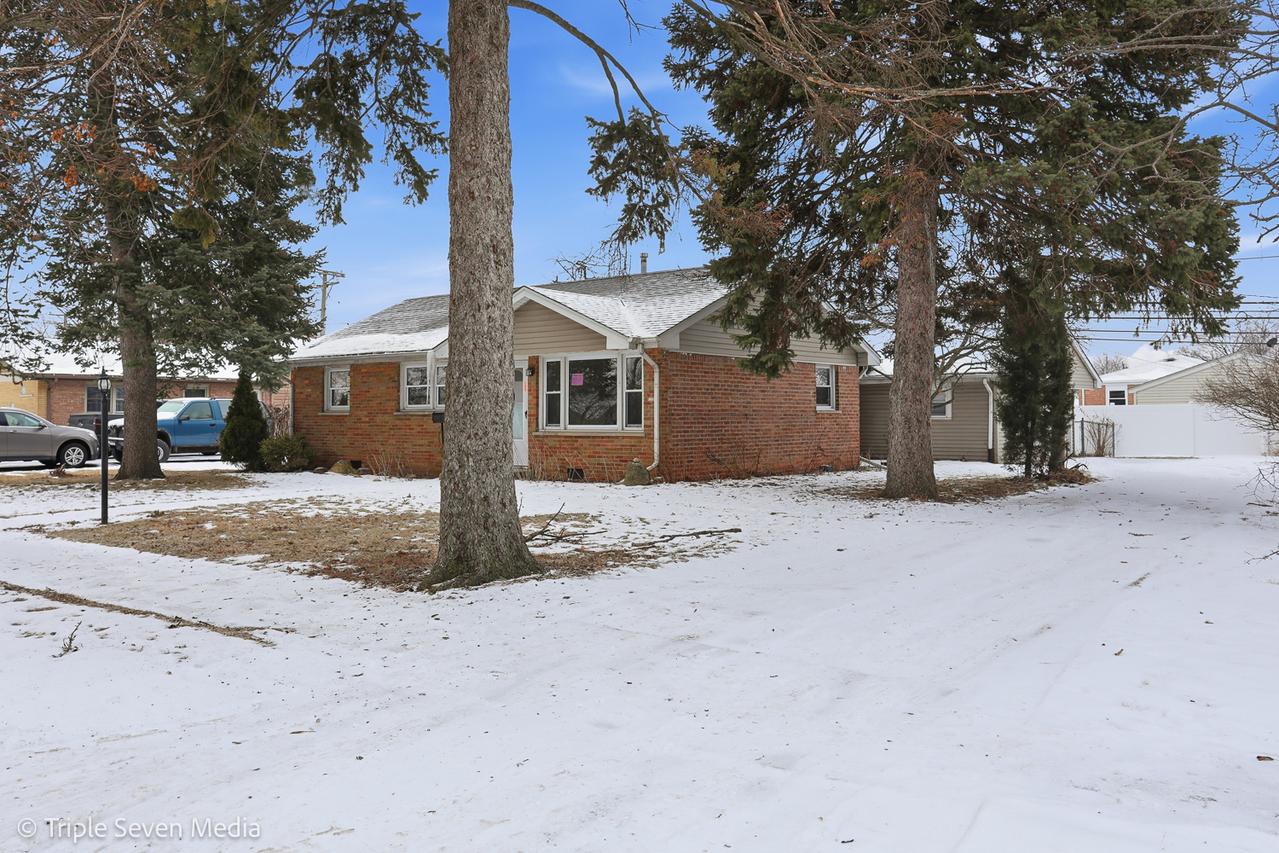 6135 Birmingham St., Chicago Ridge, IL 60415