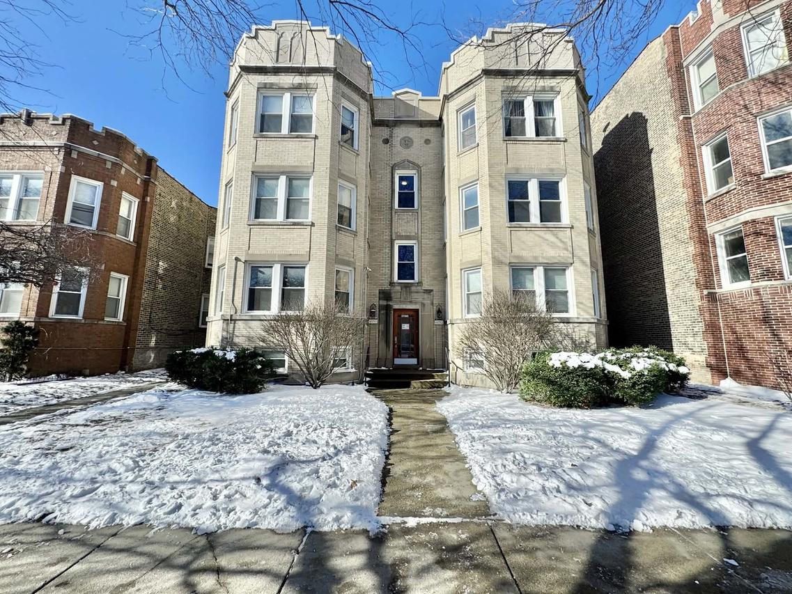 6052 N Claremont Ave. #1S, Chicago, IL 60659