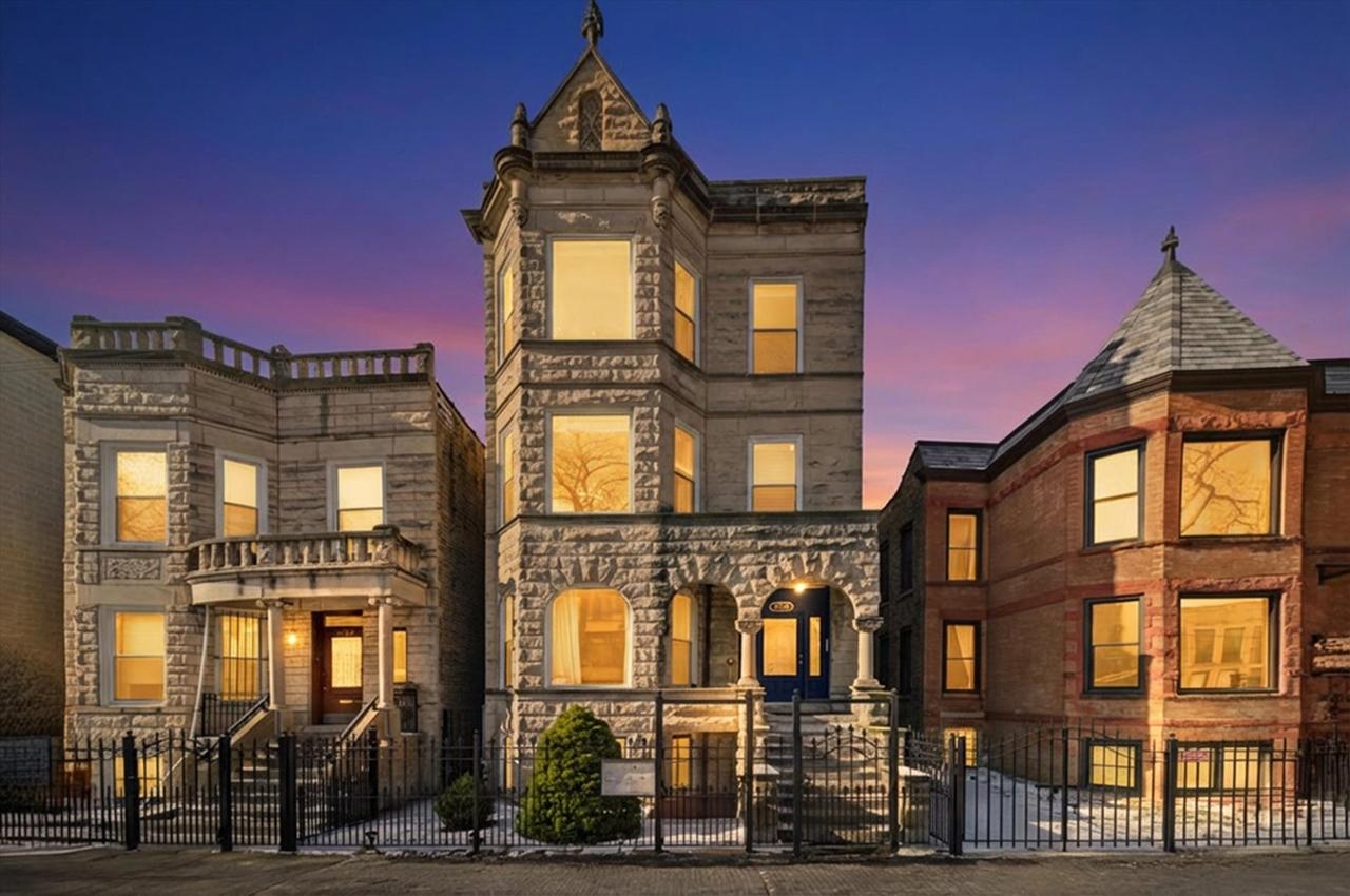 1524 N Fairfield Ave., Chicago, IL 60622