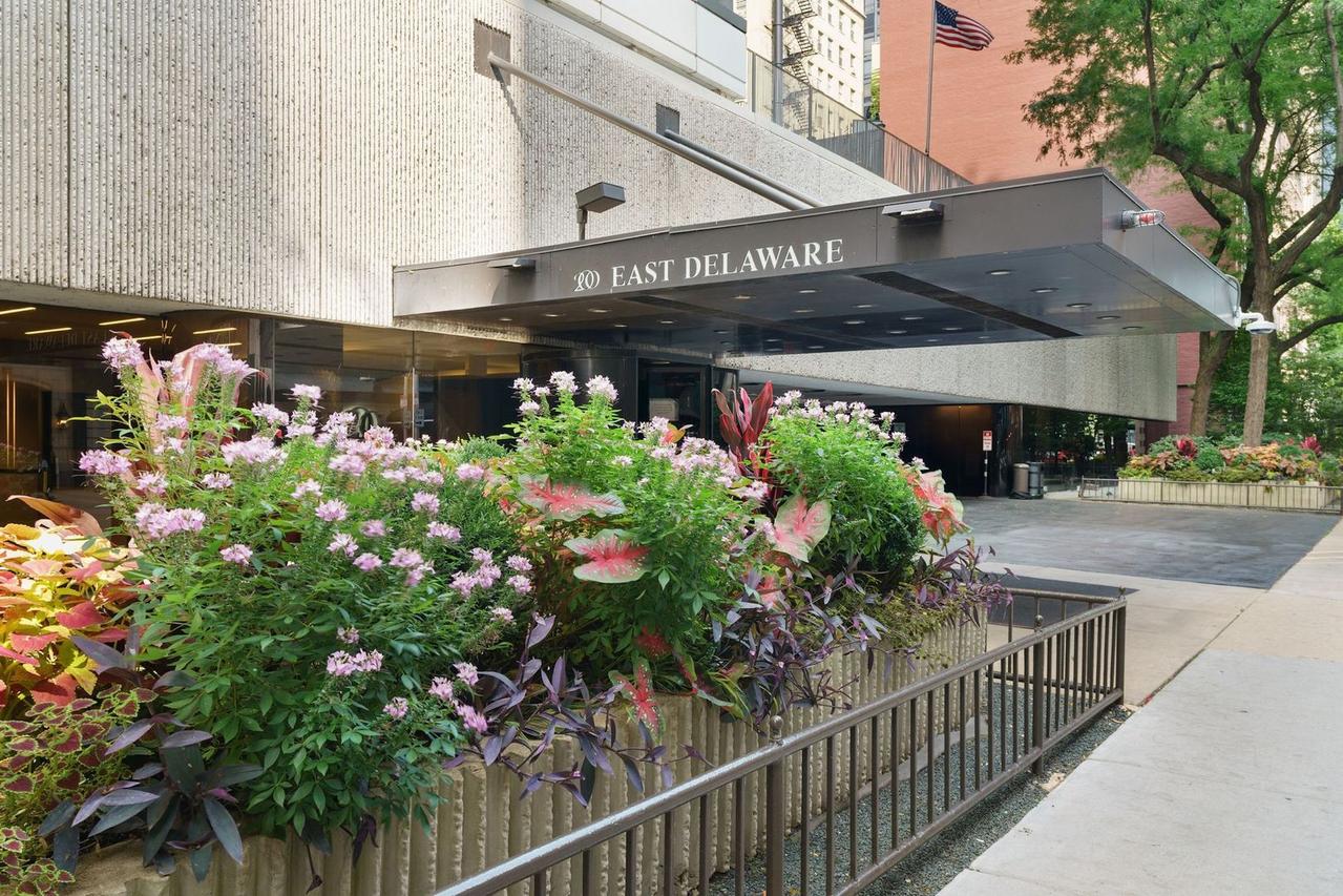 200 E Delaware Pl. #22D, Chicago, IL 60611
