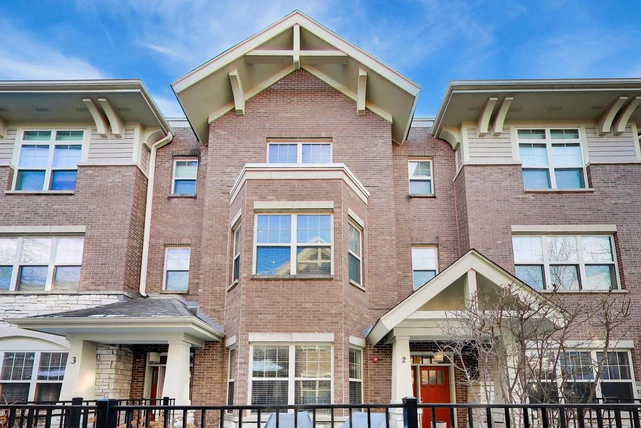 313 S Northwest Hwy. #2, Park Ridge, IL 60068