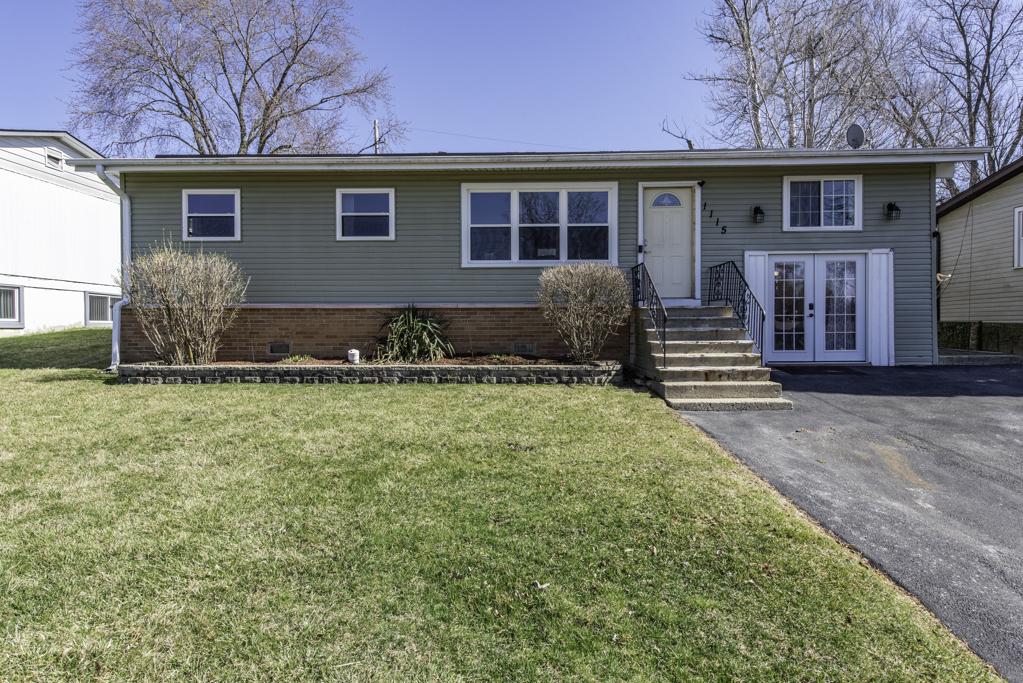 1115 Hillwood Cir., Round Lake Beach, IL 60073