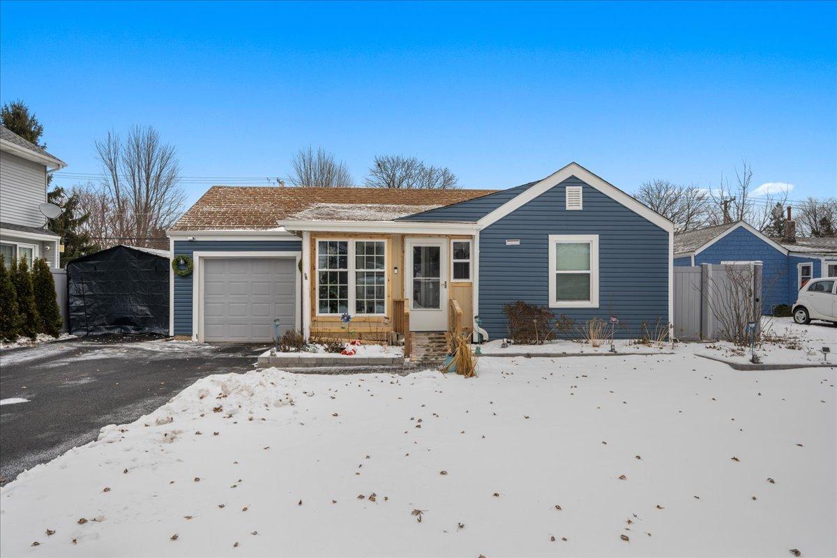 207 Second St., Elgin, IL 60123