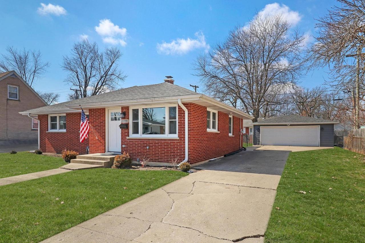 2532 N Jackson St., Waukegan, IL 60087