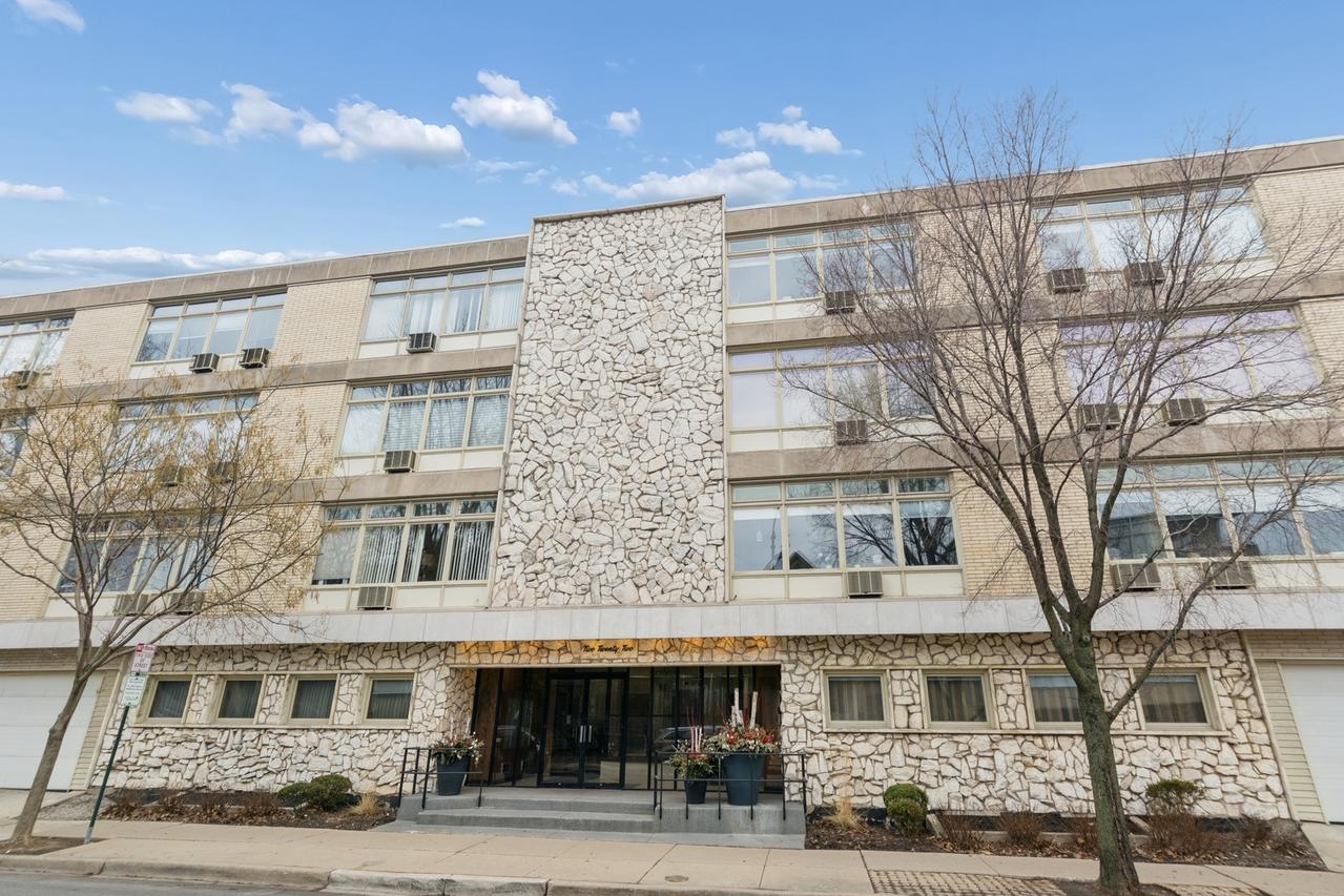 222 N Marion St. #2J, Oak Park, IL 60302