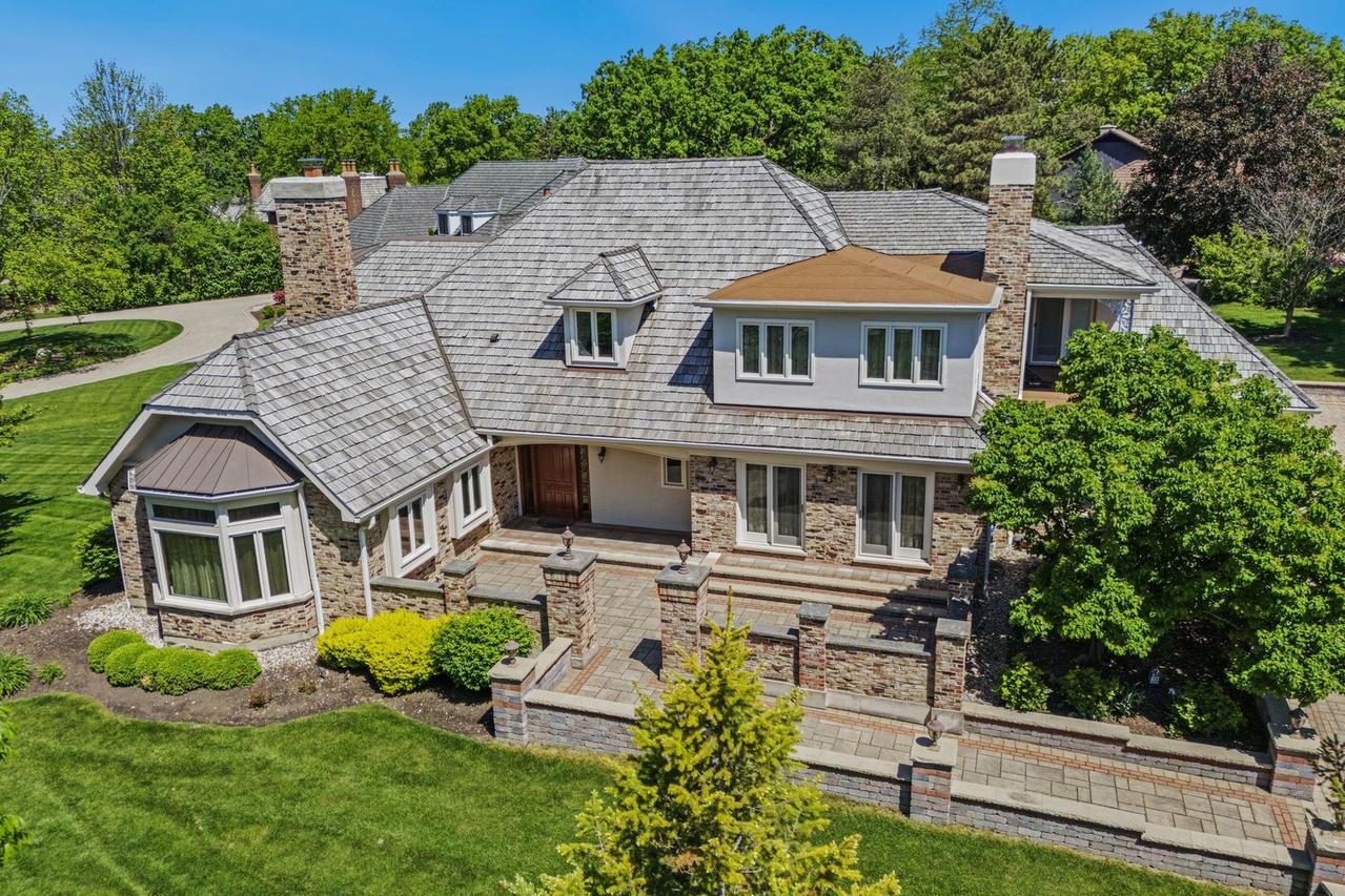 719 Midwest Club Pkwy., Oak Brook, IL 60523