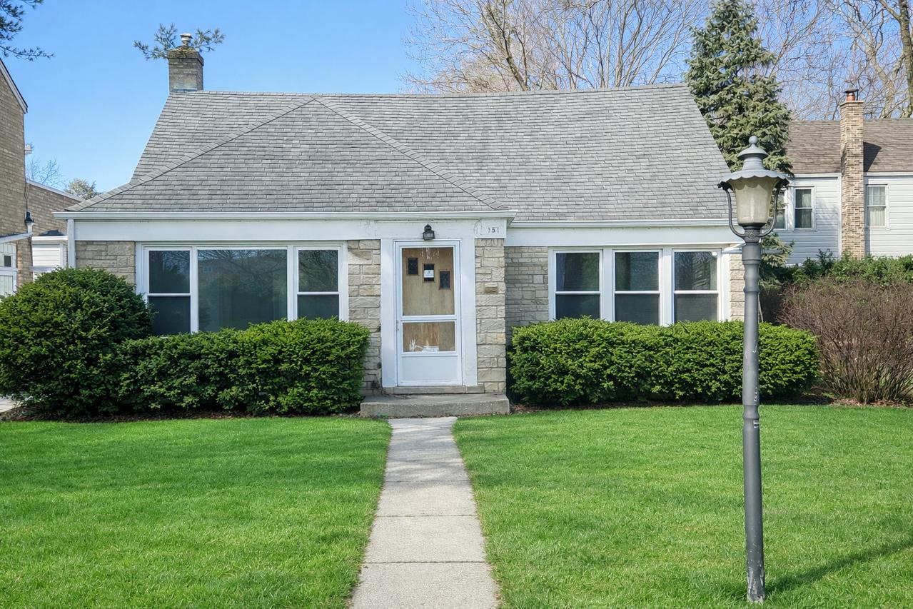 1517 Dobson St., Evanston, IL 60202