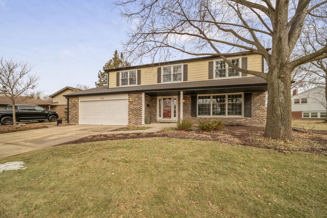 1530 E Fleming Dr., Arlington Heights, IL 60004