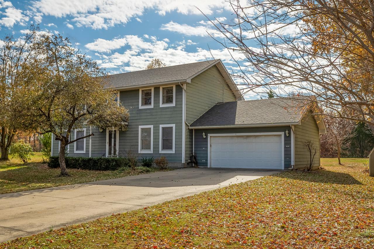 159 Cashen Dr., Makanda, IL 62958