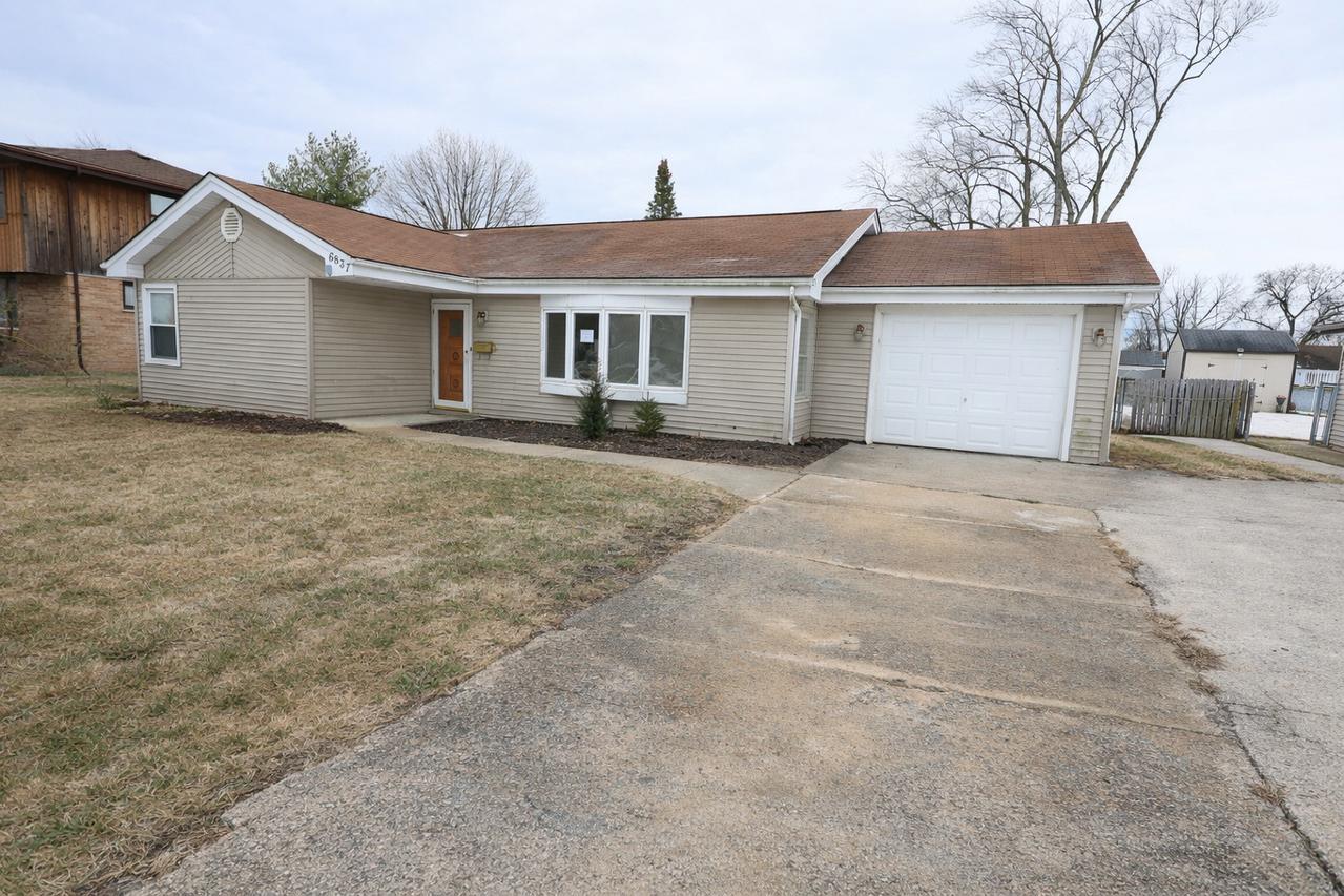 6837 W 113th St., Worth, IL 60482