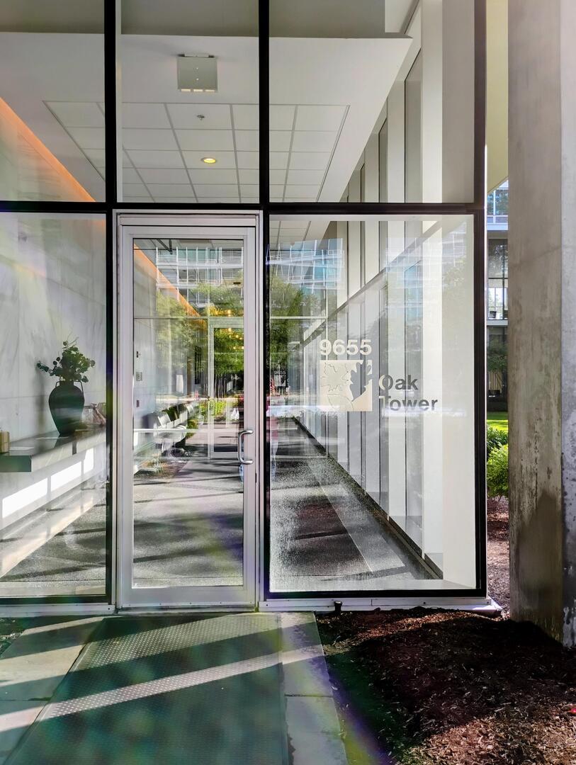 9655 Woods Dr. #517, Skokie, IL 60077