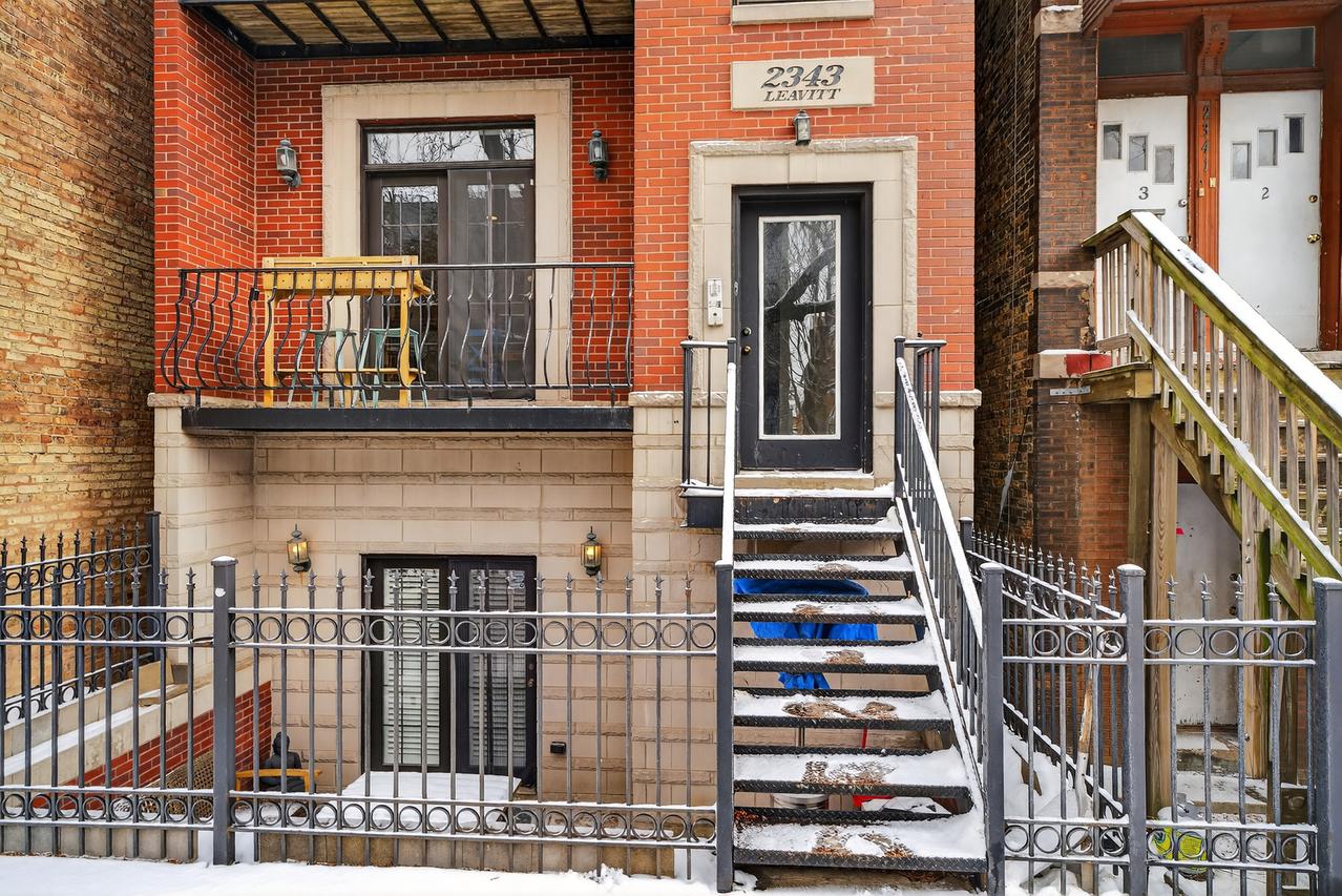 2343 N Leavitt St. #1, Chicago, IL 60647