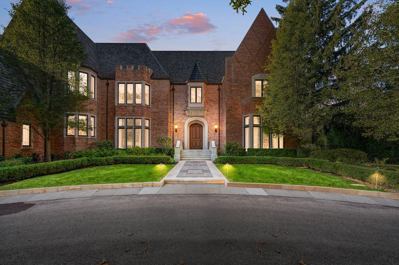 34 Bridlewood Rd., Northbrook, IL 60062