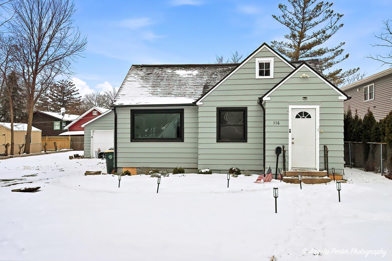 116 Highmoor Dr., Round Lake Park, IL 60073