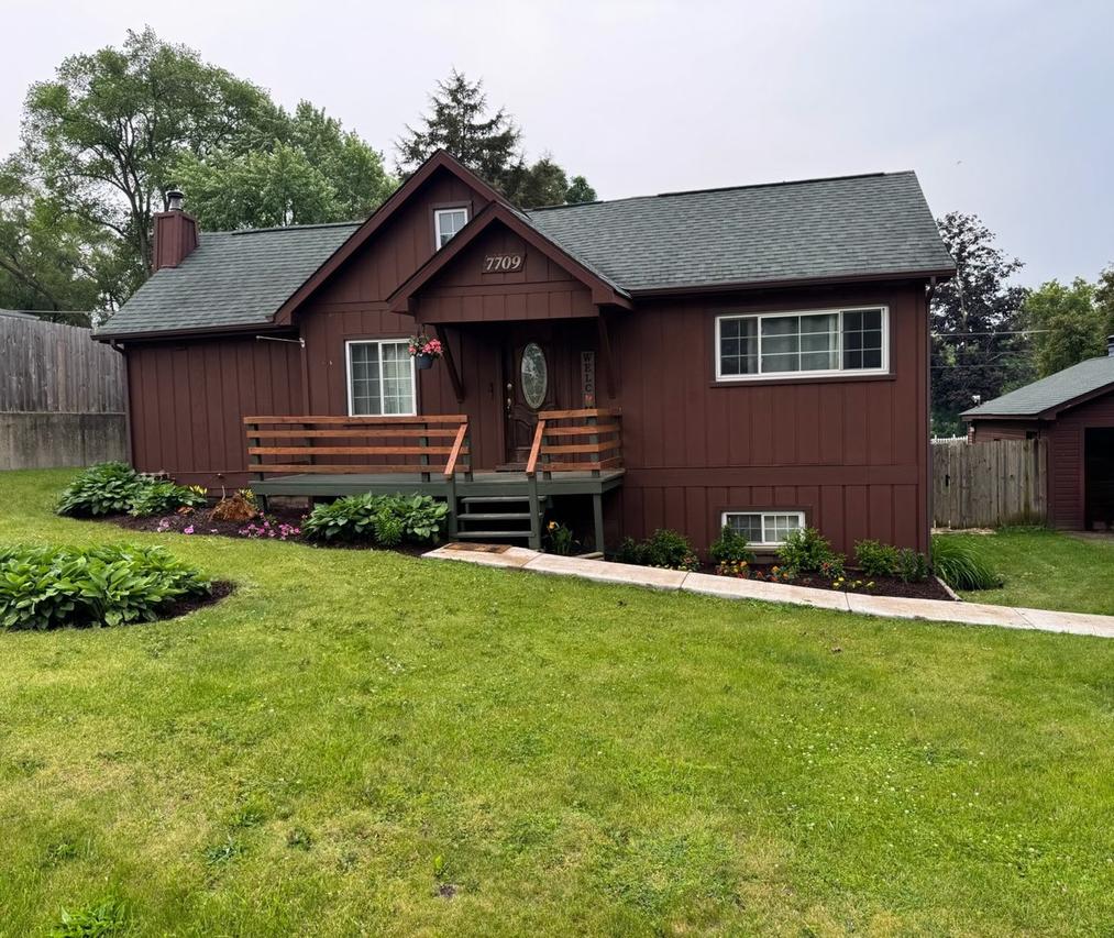 7709 E Sunset Dr., Wonder Lake, IL 60097