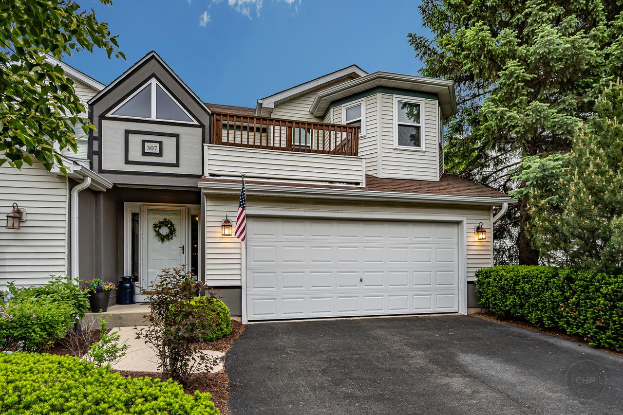 307 Inner Circle Dr., Bolingbrook, IL 60490