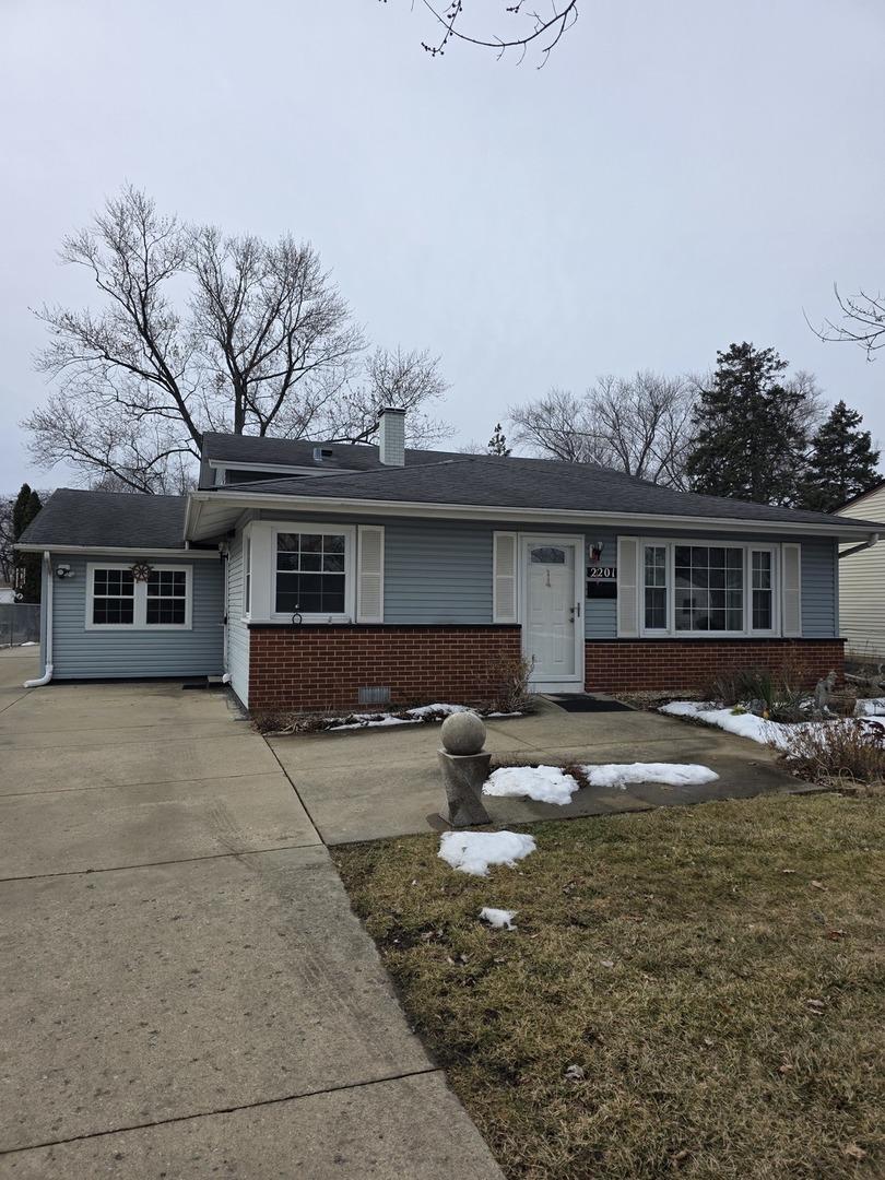 2201 Kingfisher Ln., Rolling Meadows, IL 60008