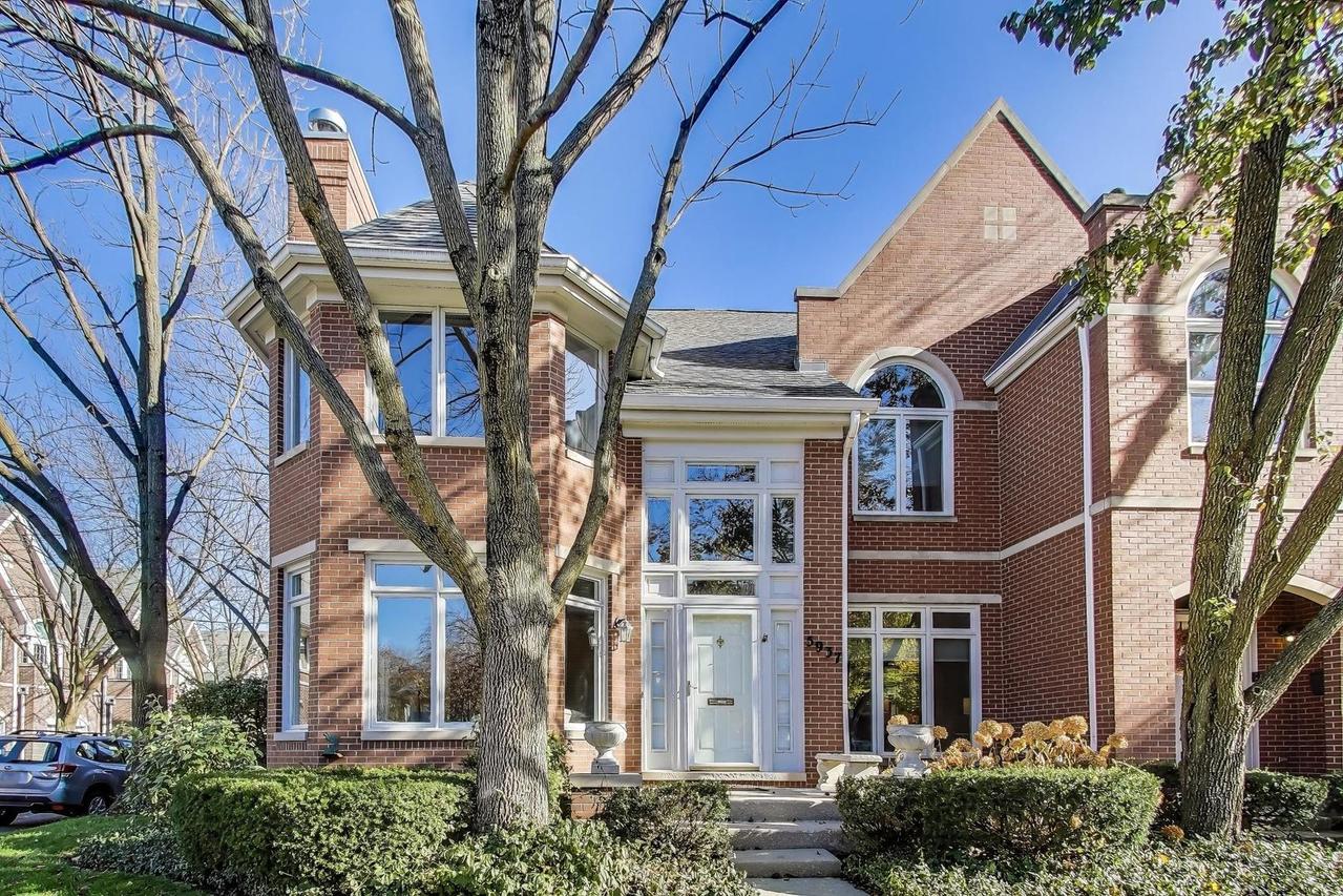 5937 N Sauganash Ln., Chicago, IL 60646