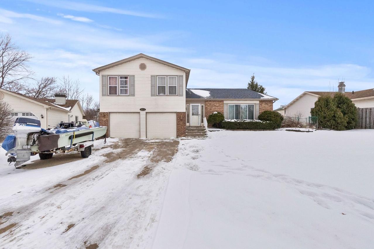 1767 Hemlock Dr., Glendale Heights, IL 60139