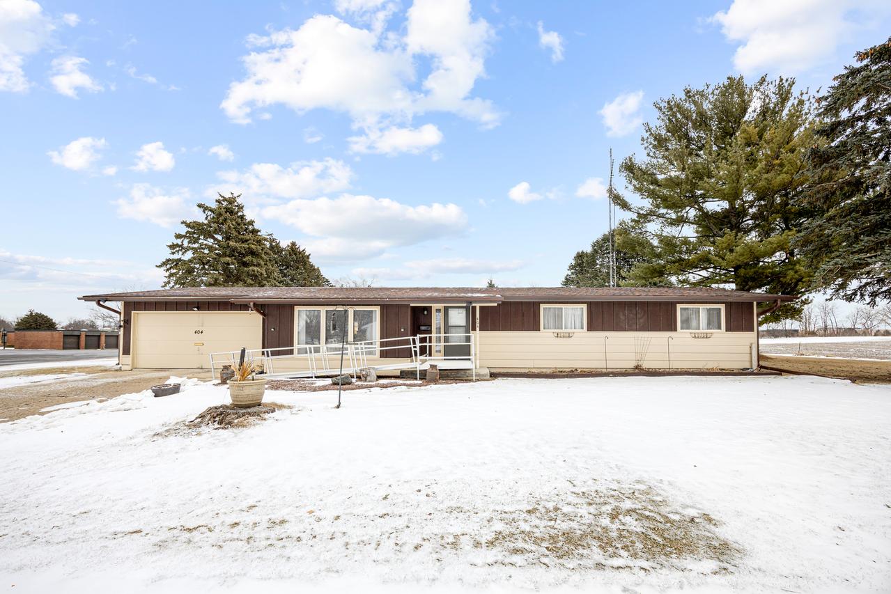 404 S Stott St., Genoa, IL 60135