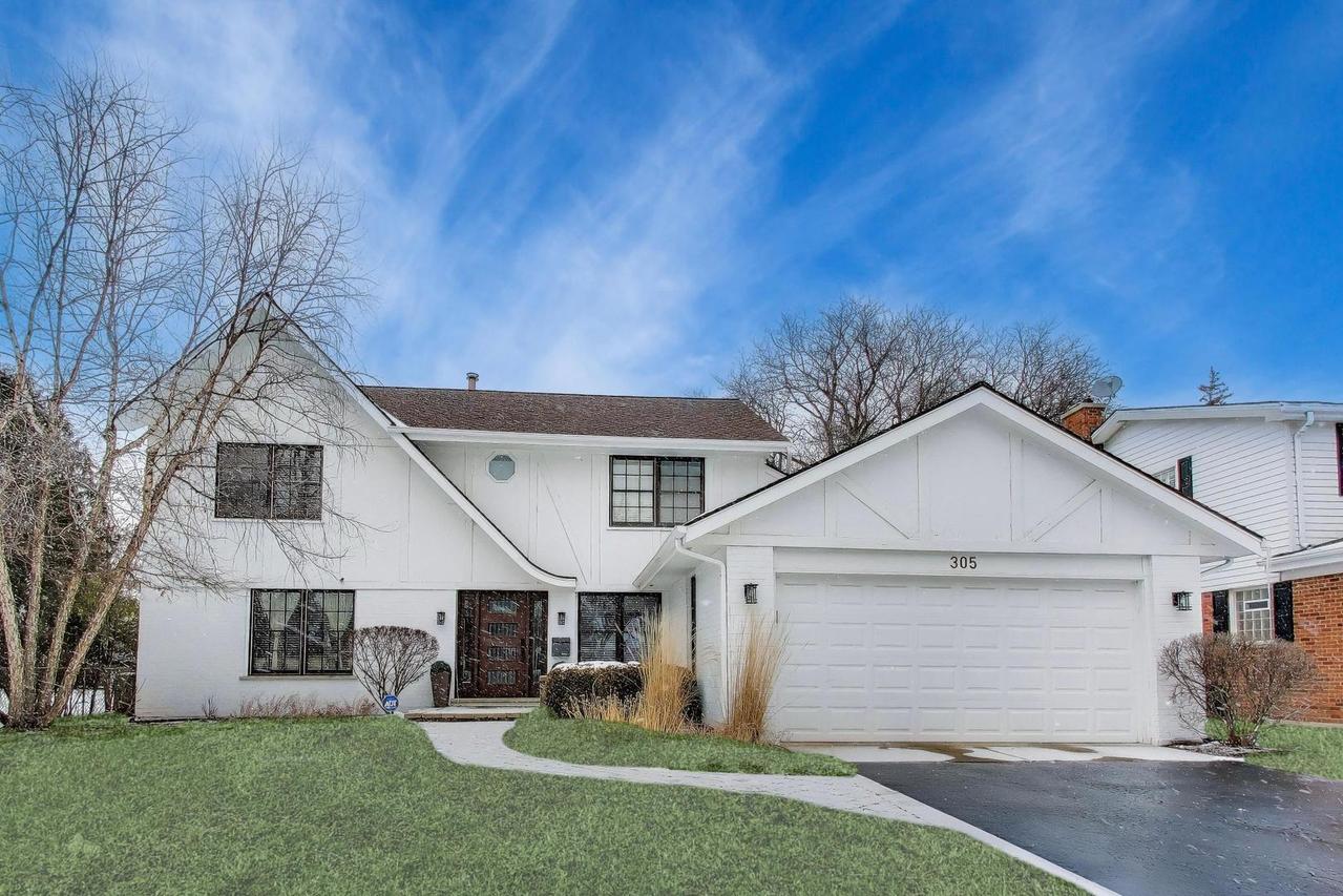 305 Columbine Dr., Clarendon Hills, IL 60514