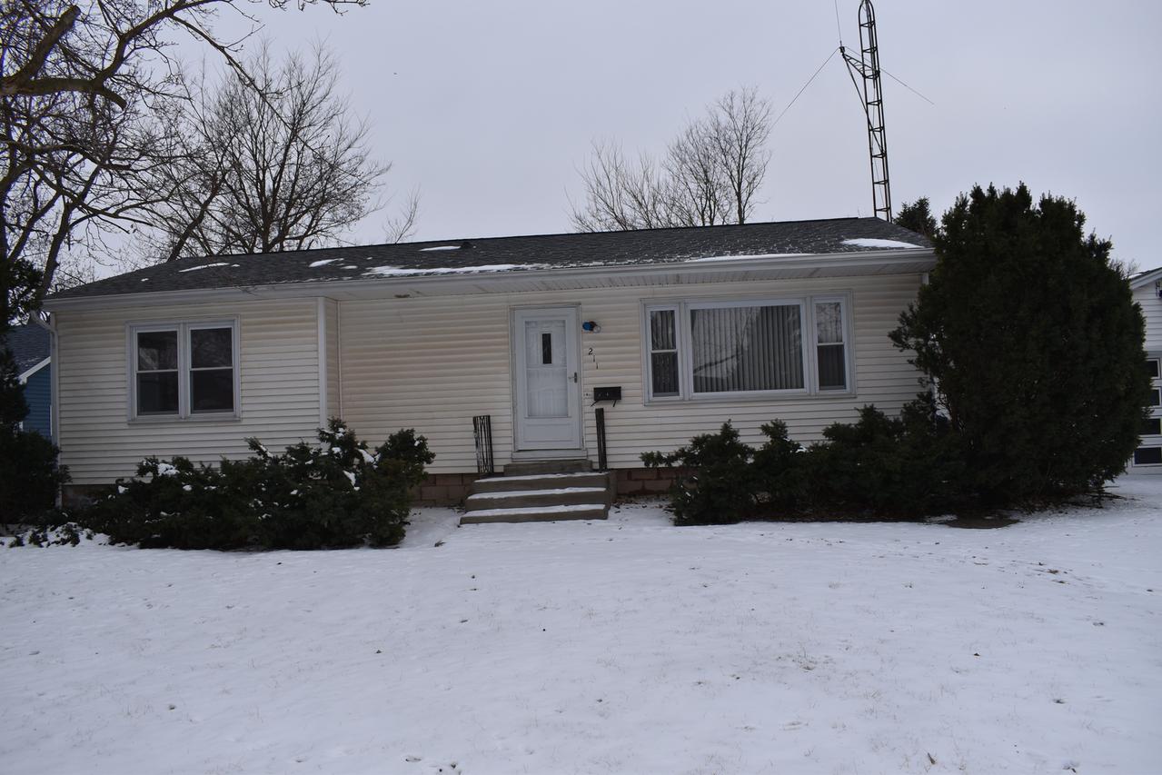 211 N Monroe St., Flanagan, IL 61740