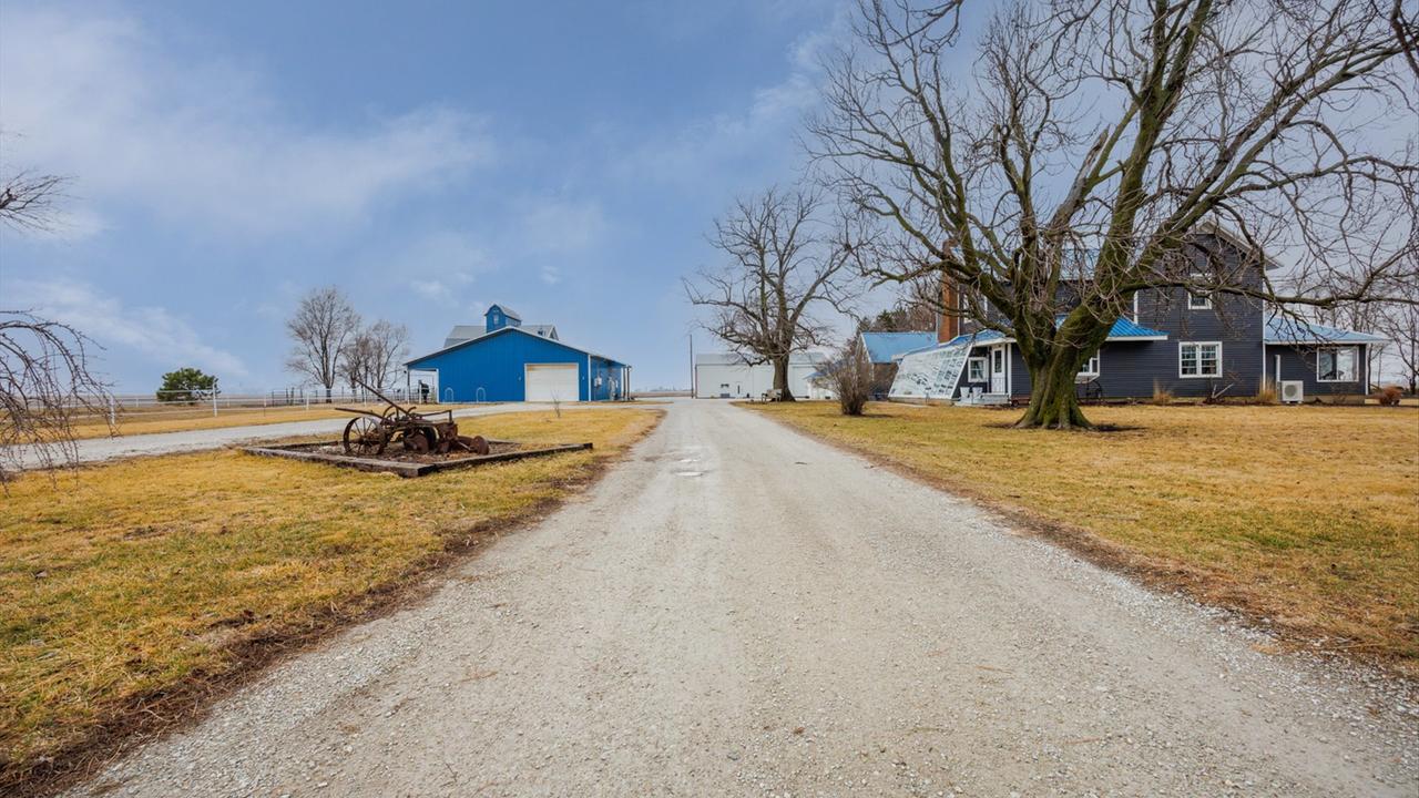 10147 N 1000 East Rd., Chenoa, IL 61726