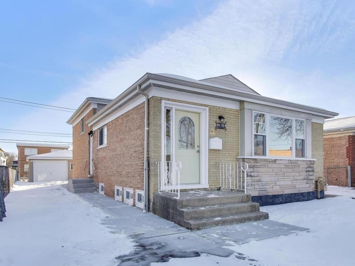 9115 S Green St., Chicago, IL 60620