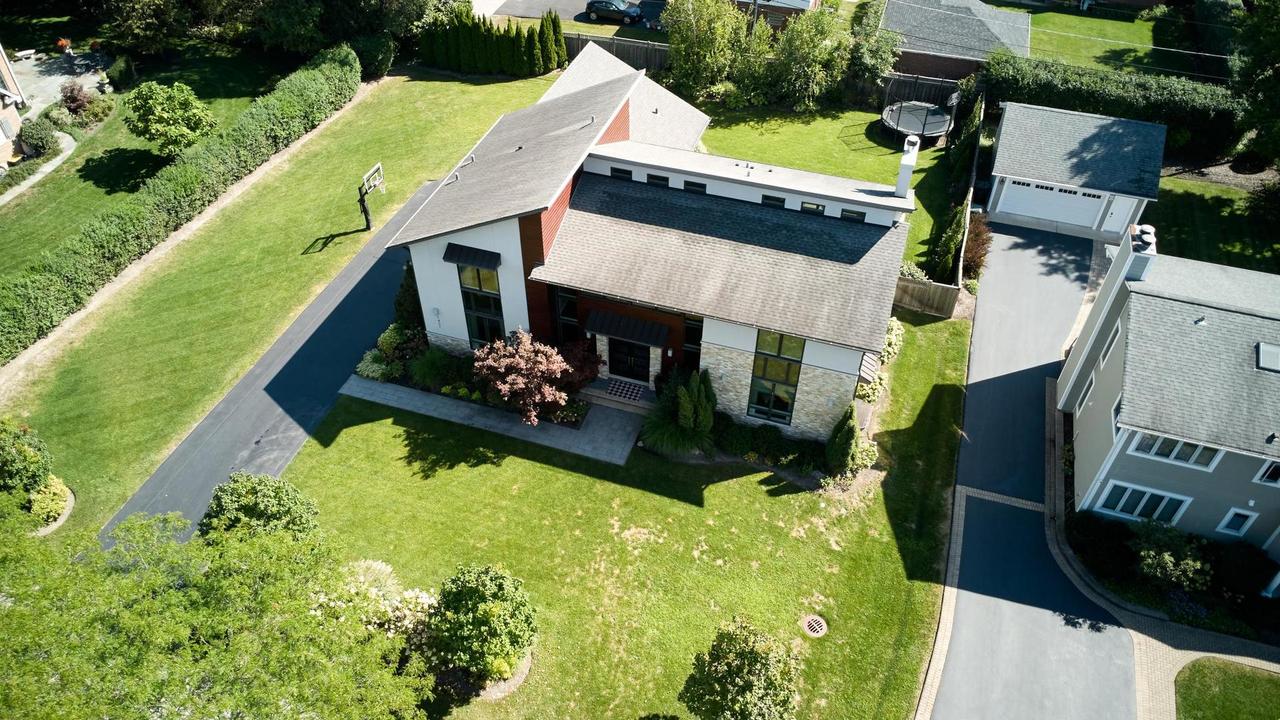 1431 Meadow Ln., Glenview, IL 60025