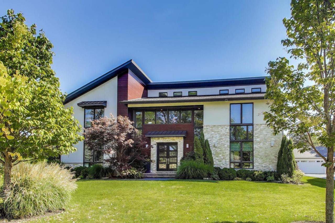 1431 Meadow Ln., Glenview, IL 60025